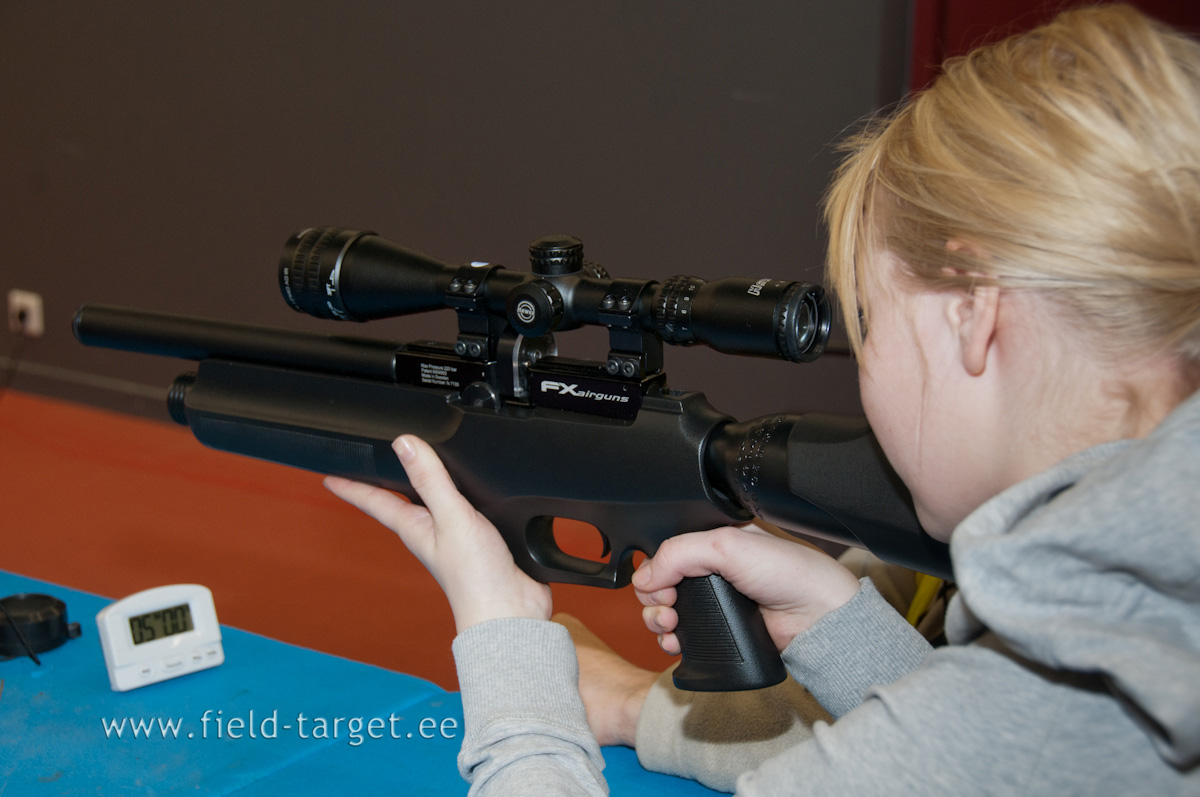 Sõrm läheb päästikule kui märk on sihikus